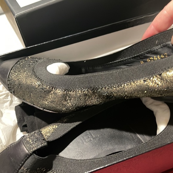Chanel Gold Metallic Black Cracked Leather Elastic Trim Ballerina Flats - Picture 8 of 8